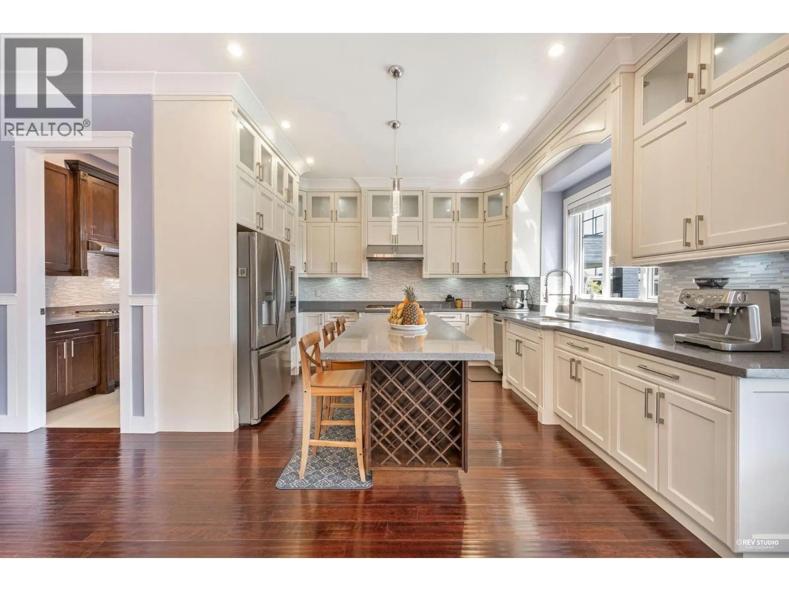 337 E 17TH STREET