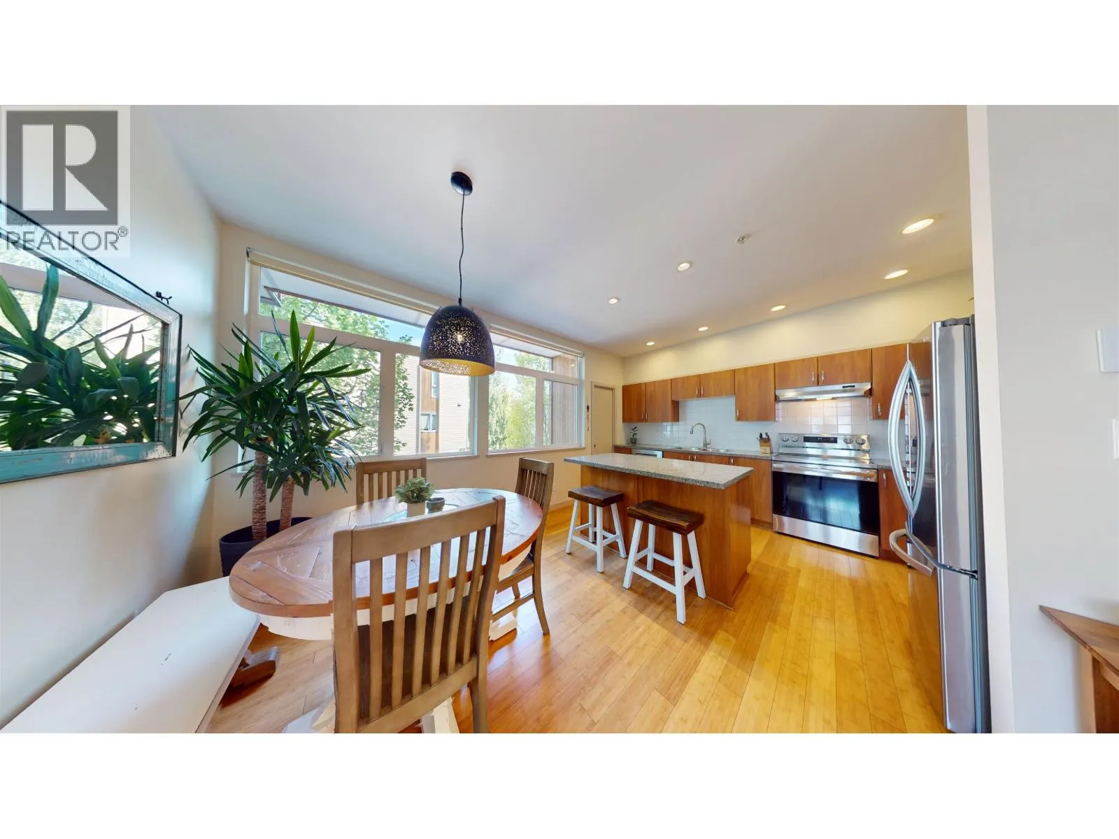25 39893 GOVERNMENT ROAD