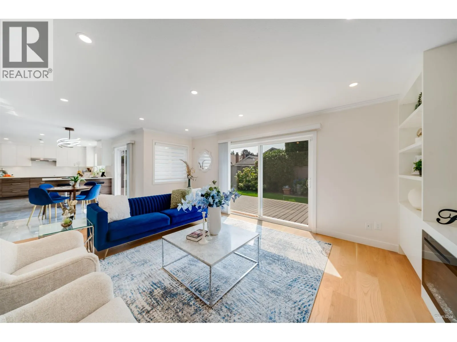9420 LAKA DRIVE