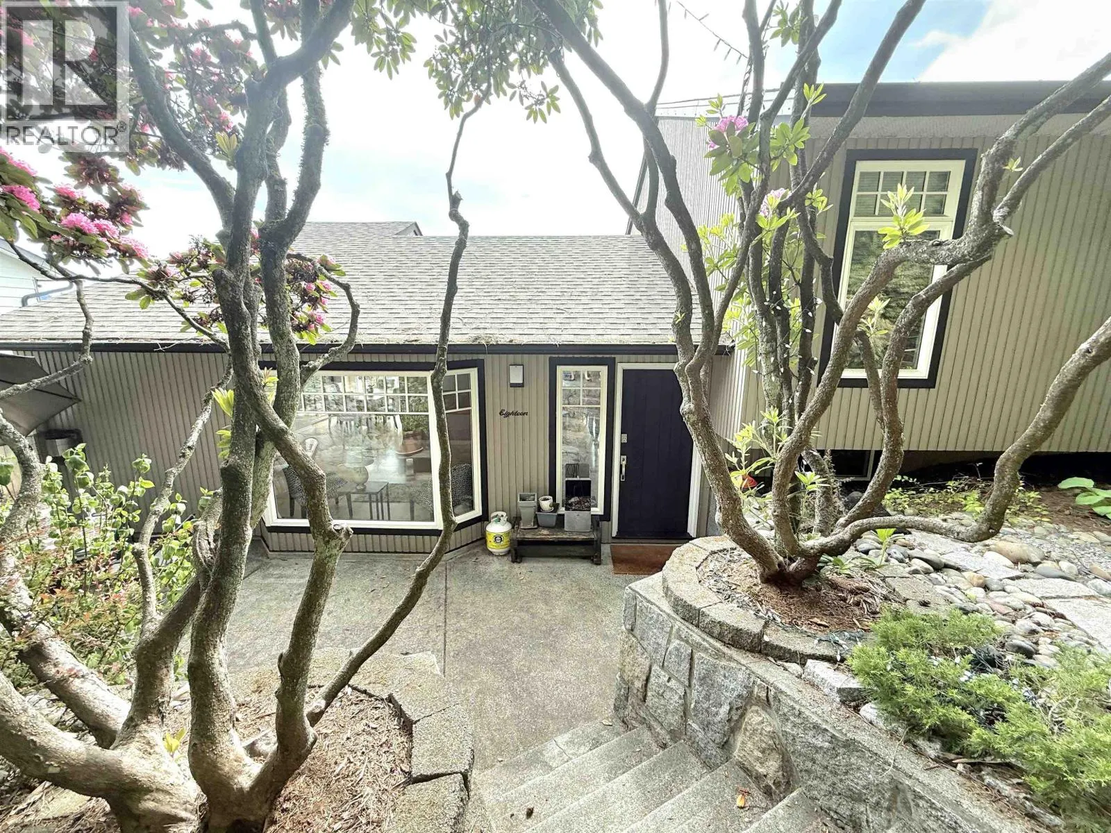 18 AXFORD BAY