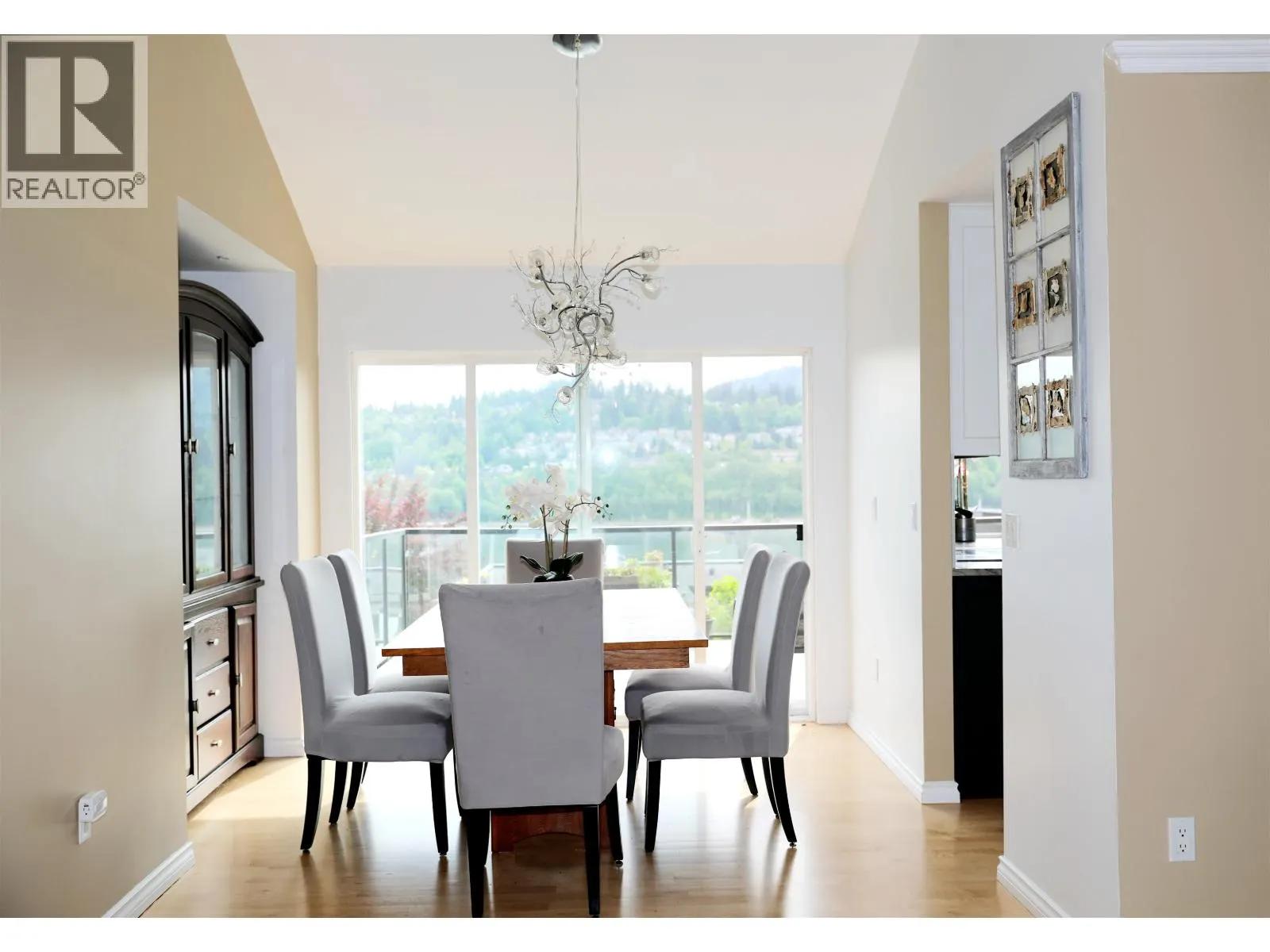 18 AXFORD BAY