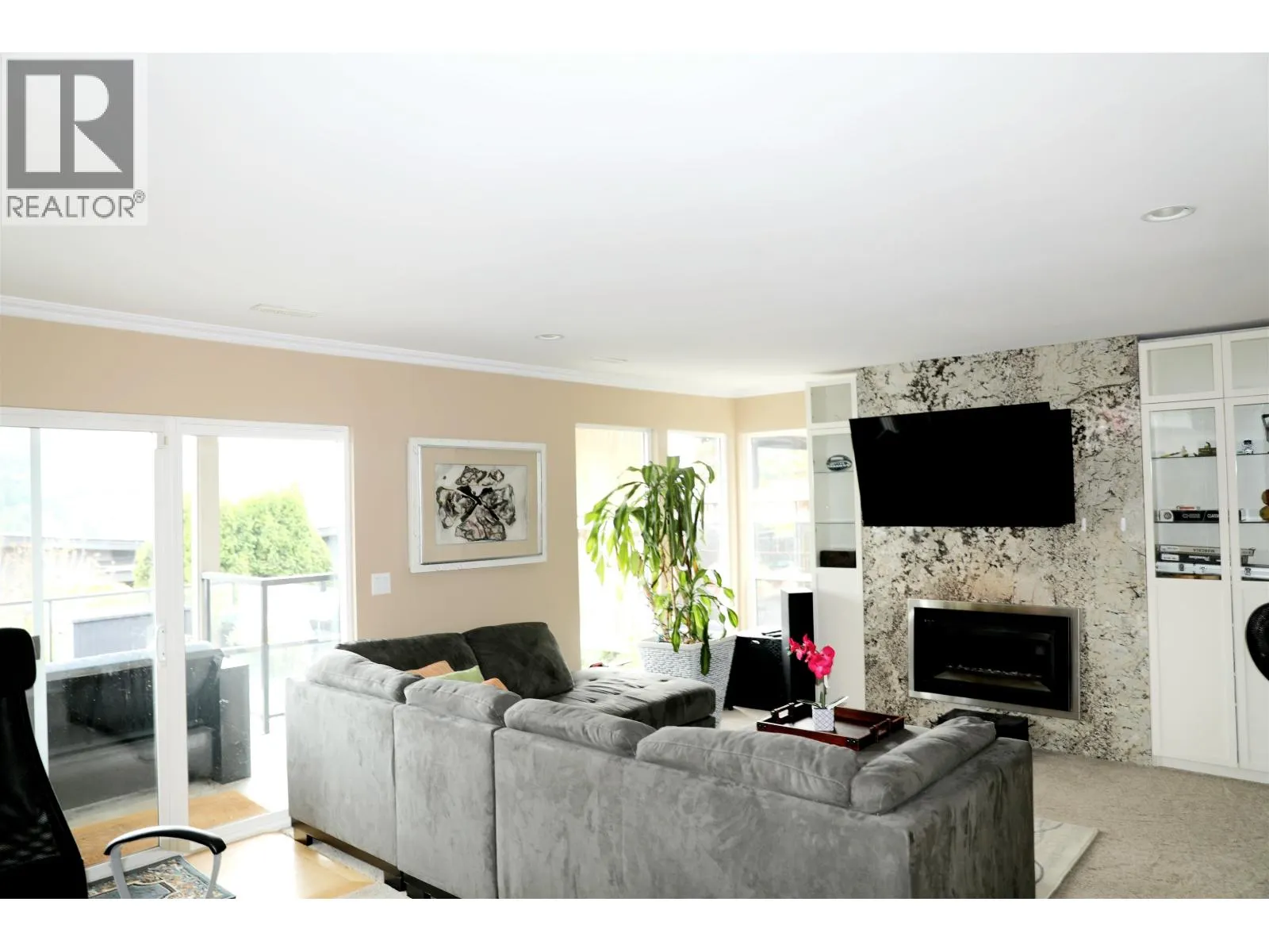 18 AXFORD BAY