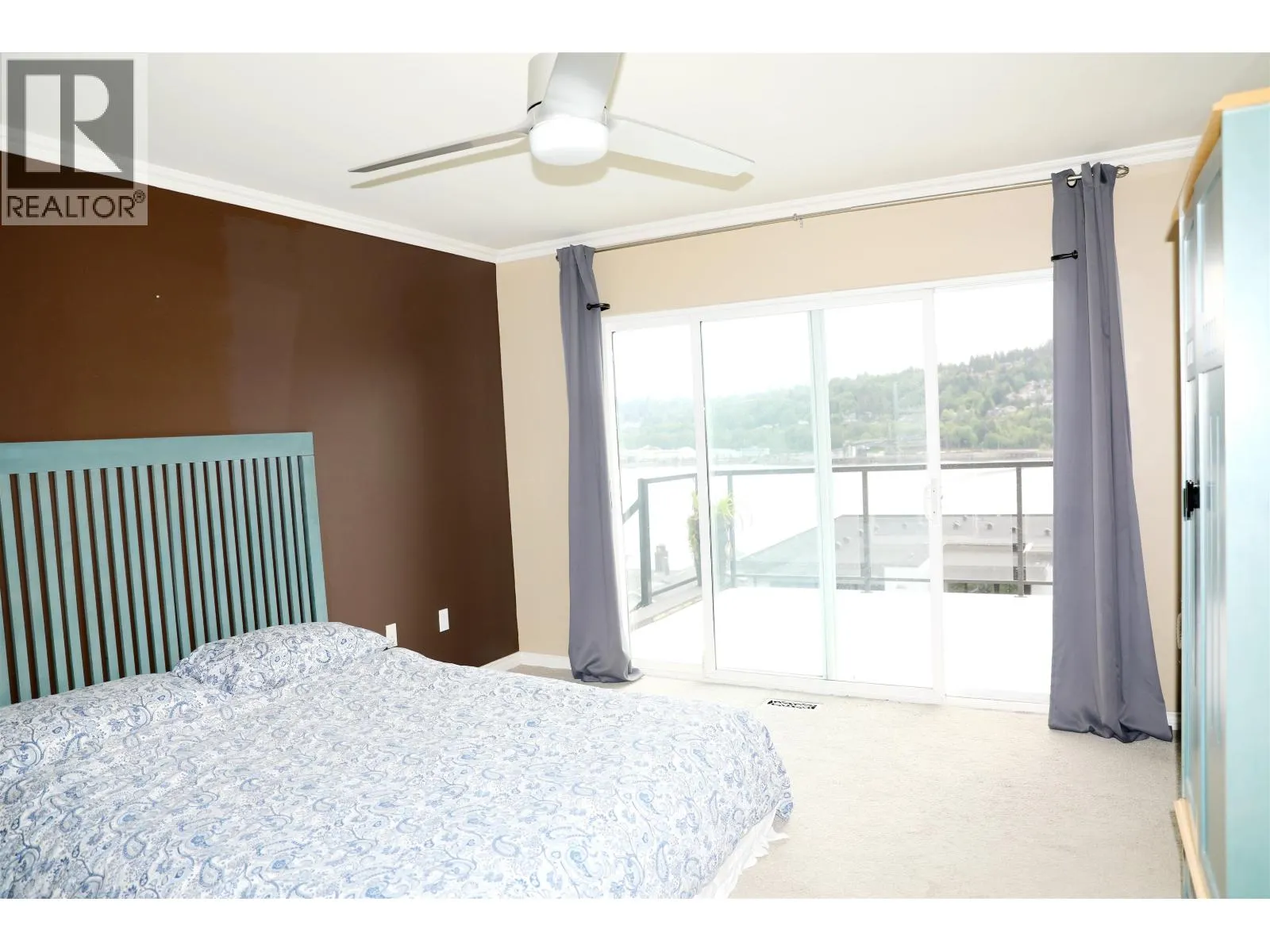 18 AXFORD BAY