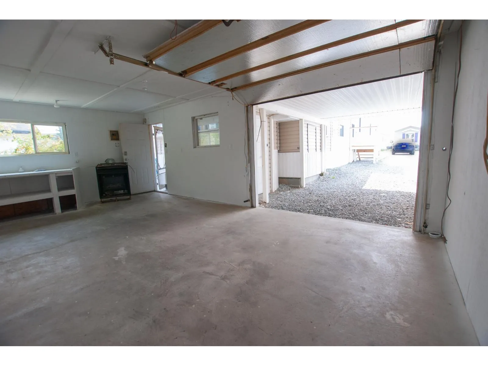 91 41168 LOUGHEED HIGHWAY