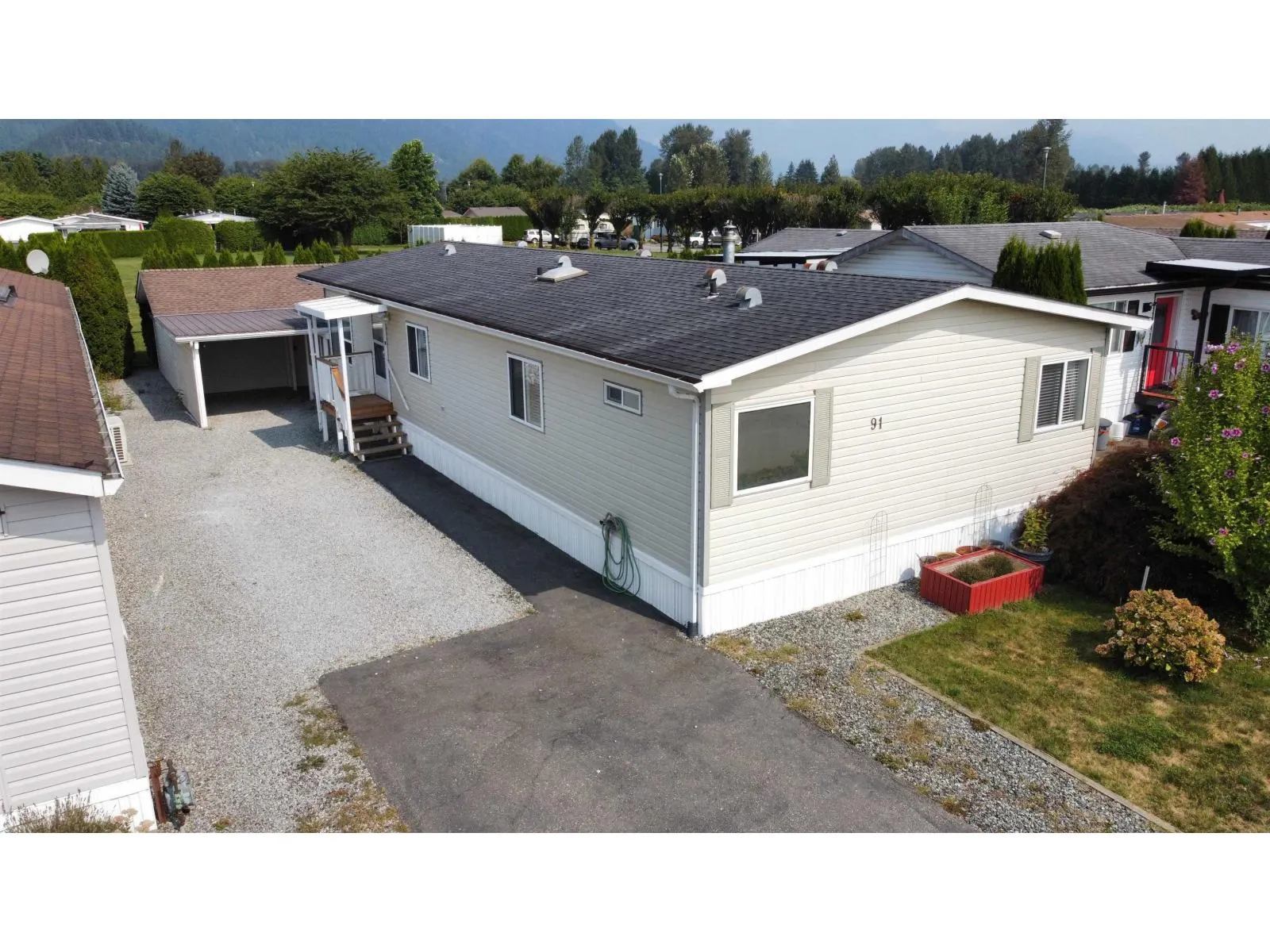 91 41168 LOUGHEED HIGHWAY