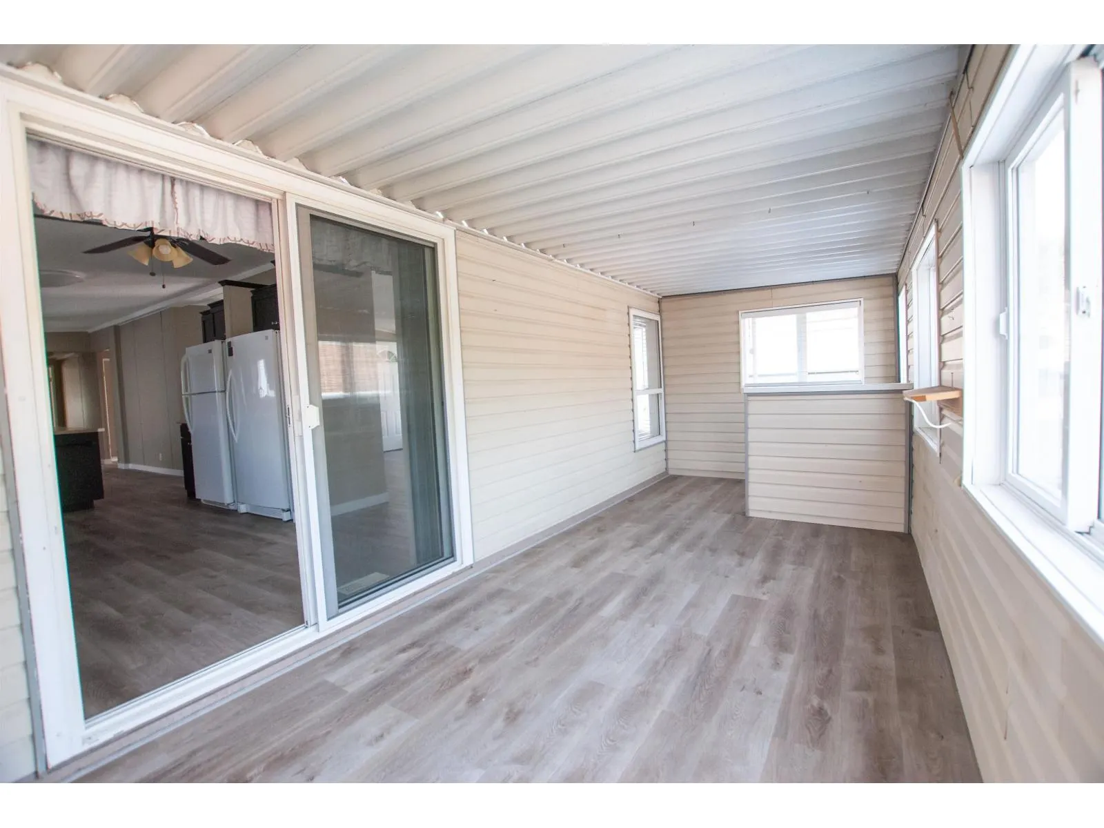 91 41168 LOUGHEED HIGHWAY
