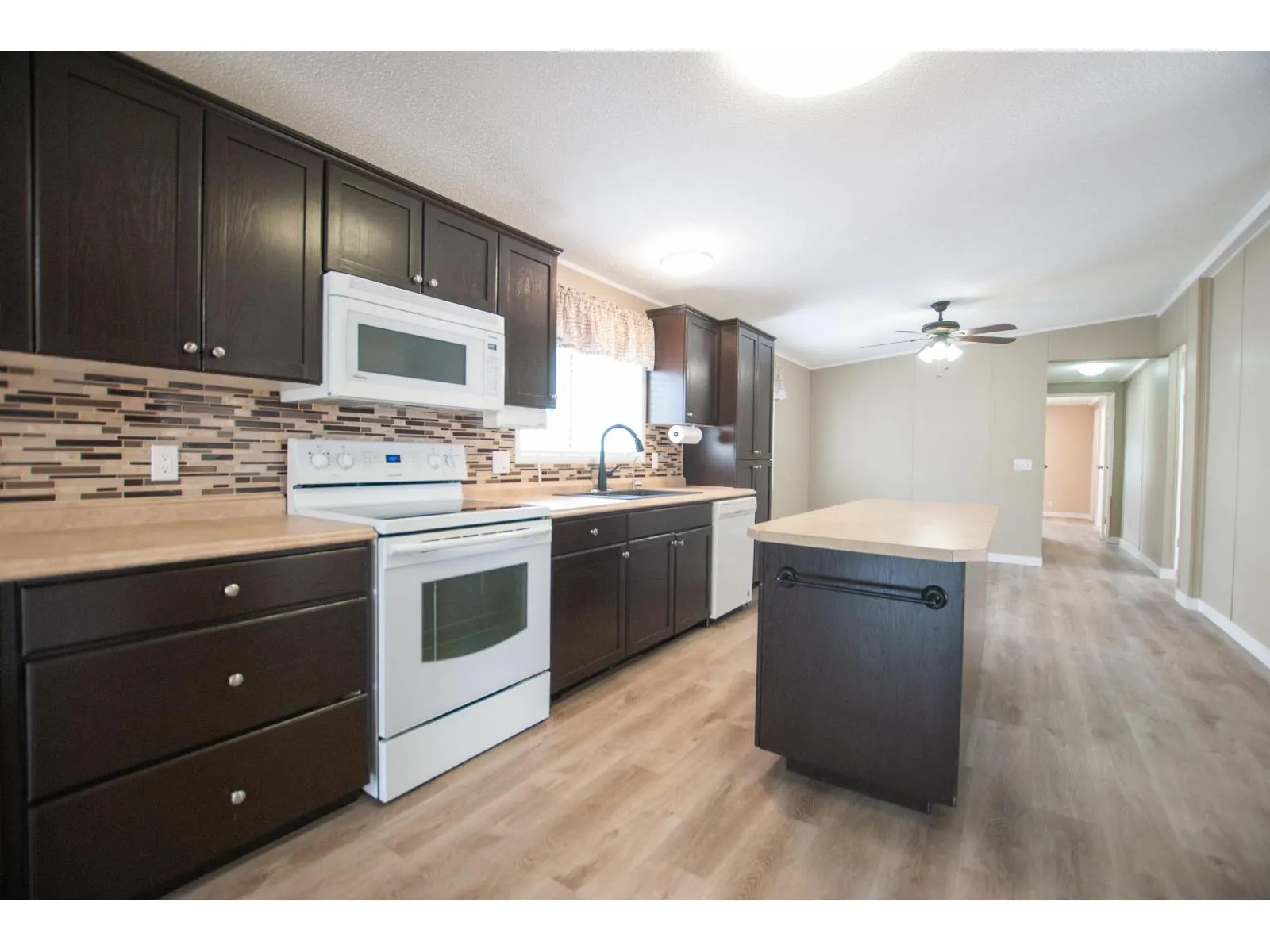 91 41168 LOUGHEED HIGHWAY