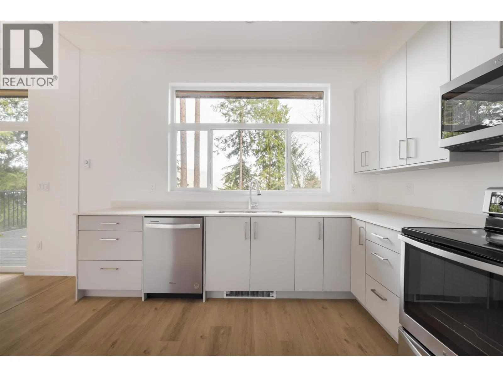 5792 TILLICUM BAY ROAD