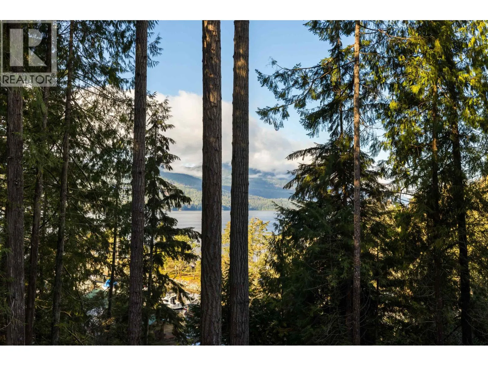 5792 TILLICUM BAY ROAD