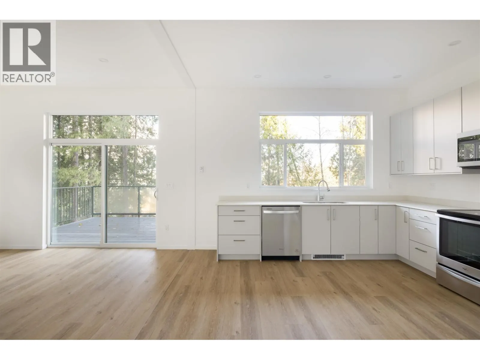 5792 TILLICUM BAY ROAD