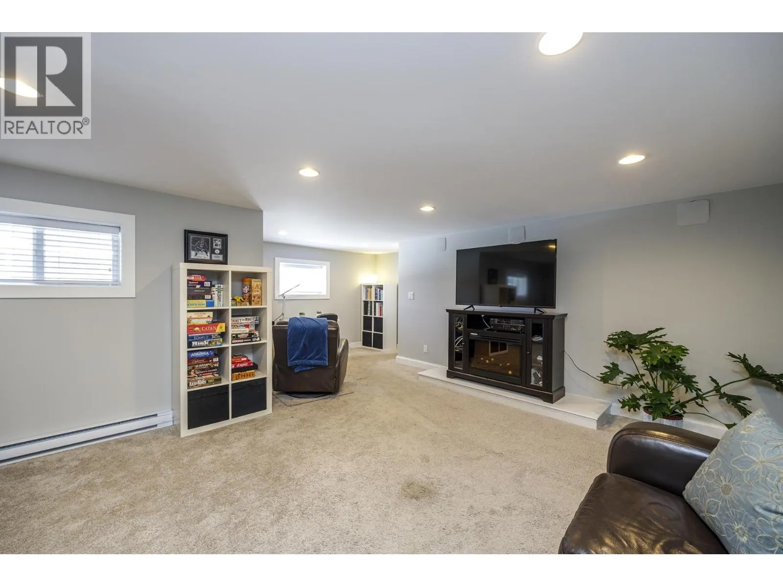 887 E 17TH STREET