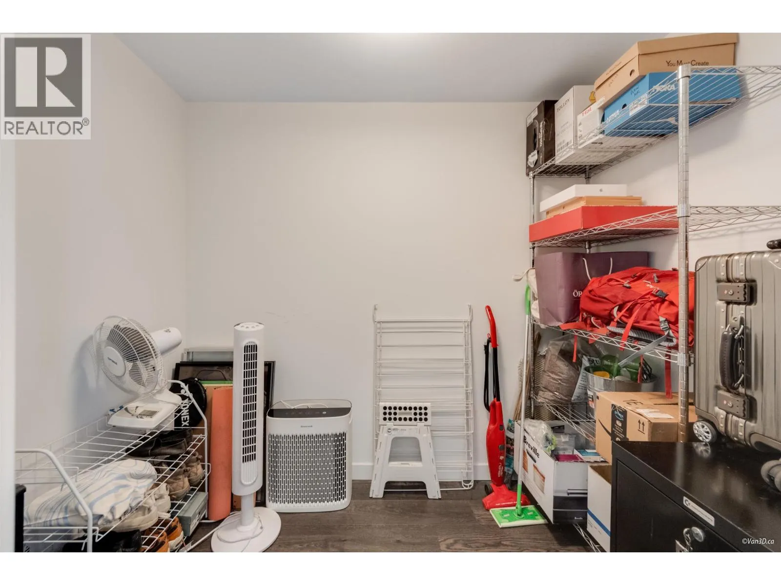 804 983 E HASTINGS STREET