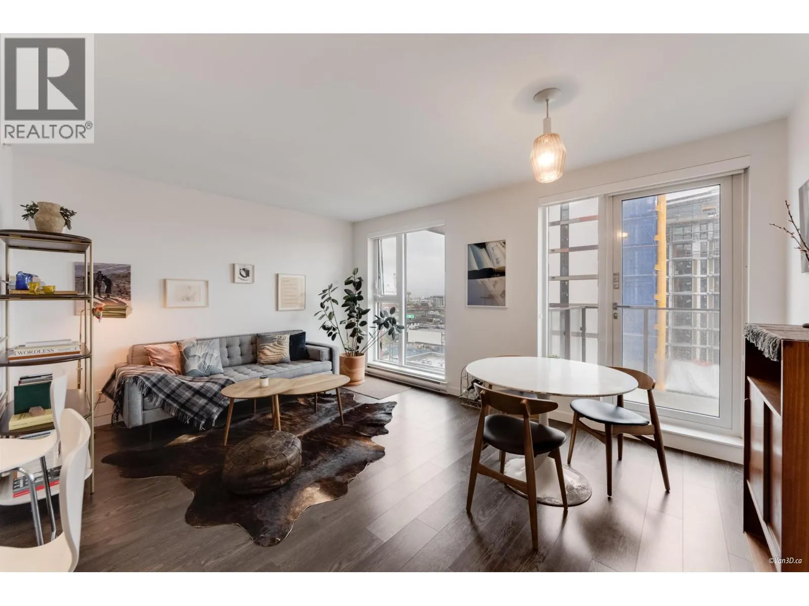 804 983 E HASTINGS STREET