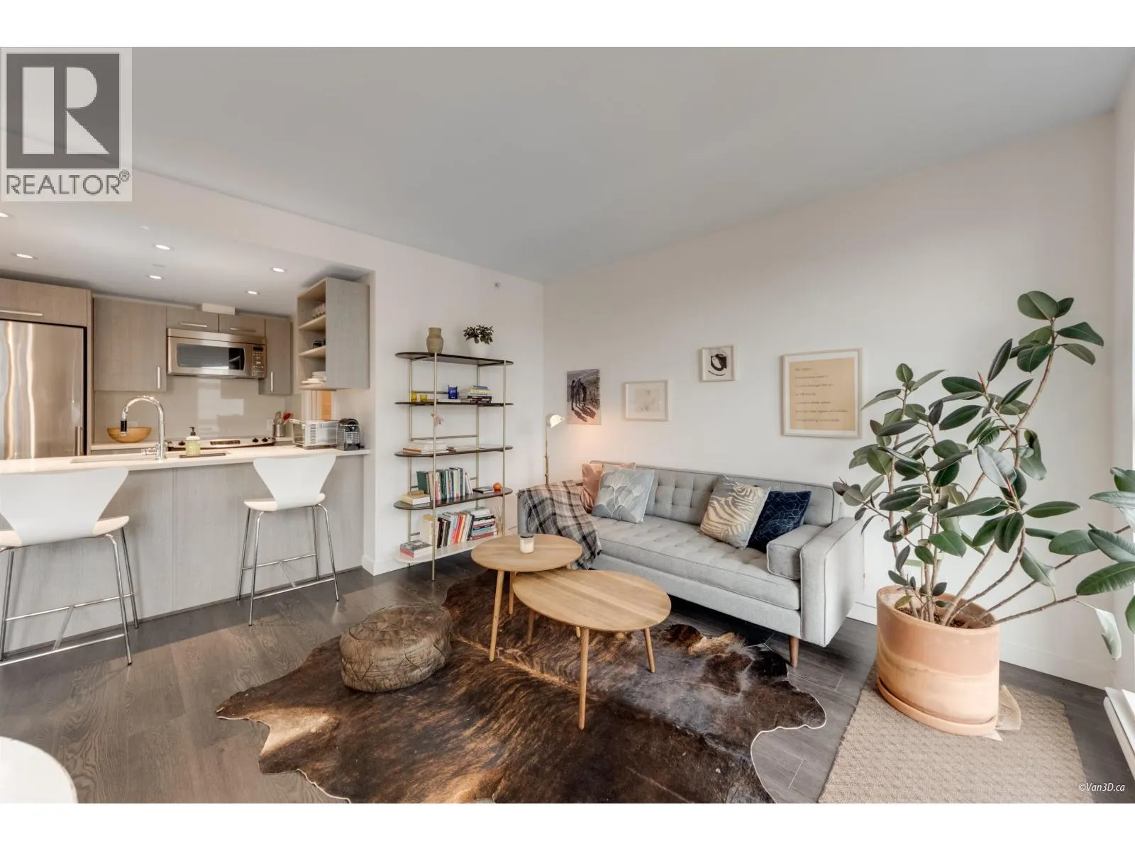 804 983 E HASTINGS STREET