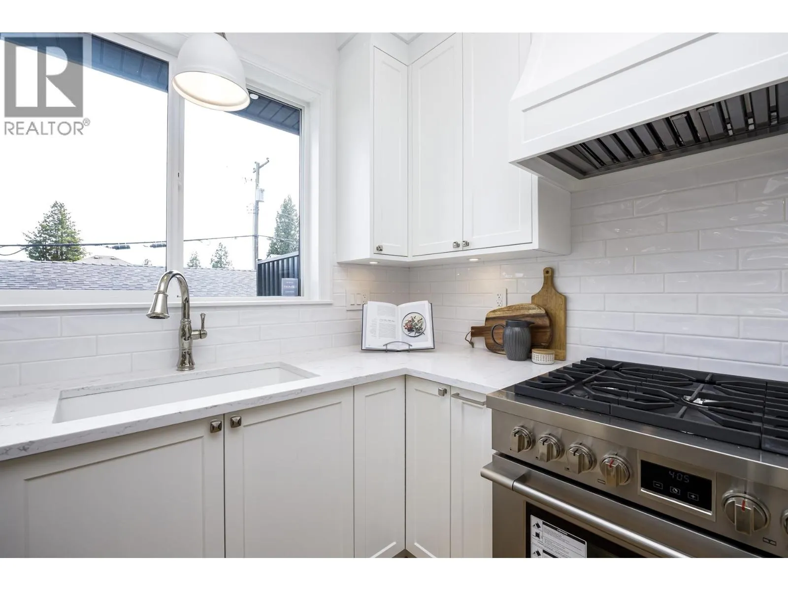 261 E 23RD STREET