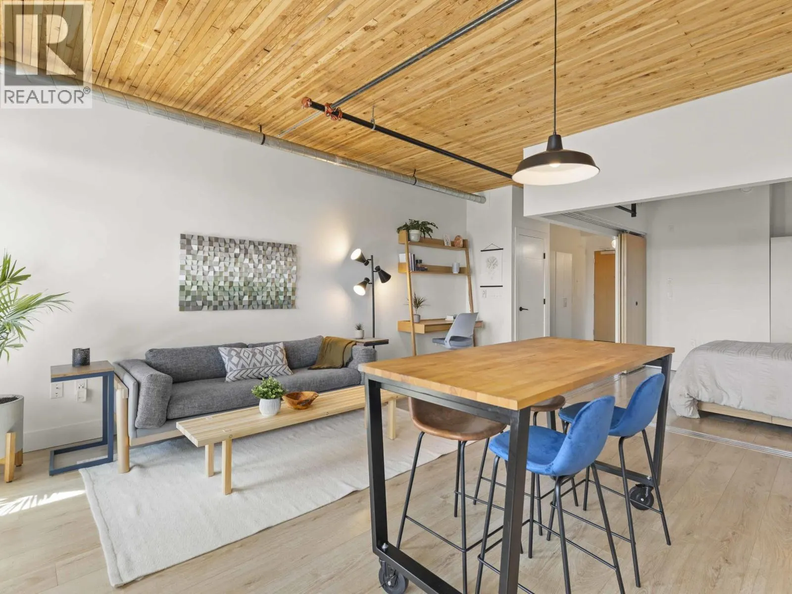 308 4223 HASTINGS STREET