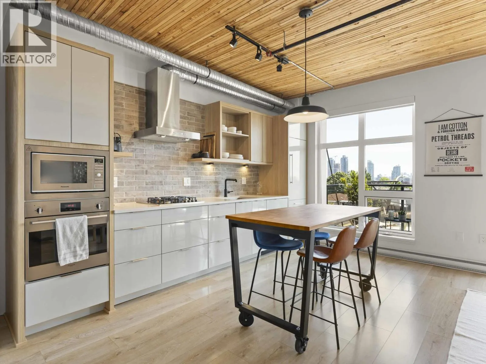308 4223 HASTINGS STREET