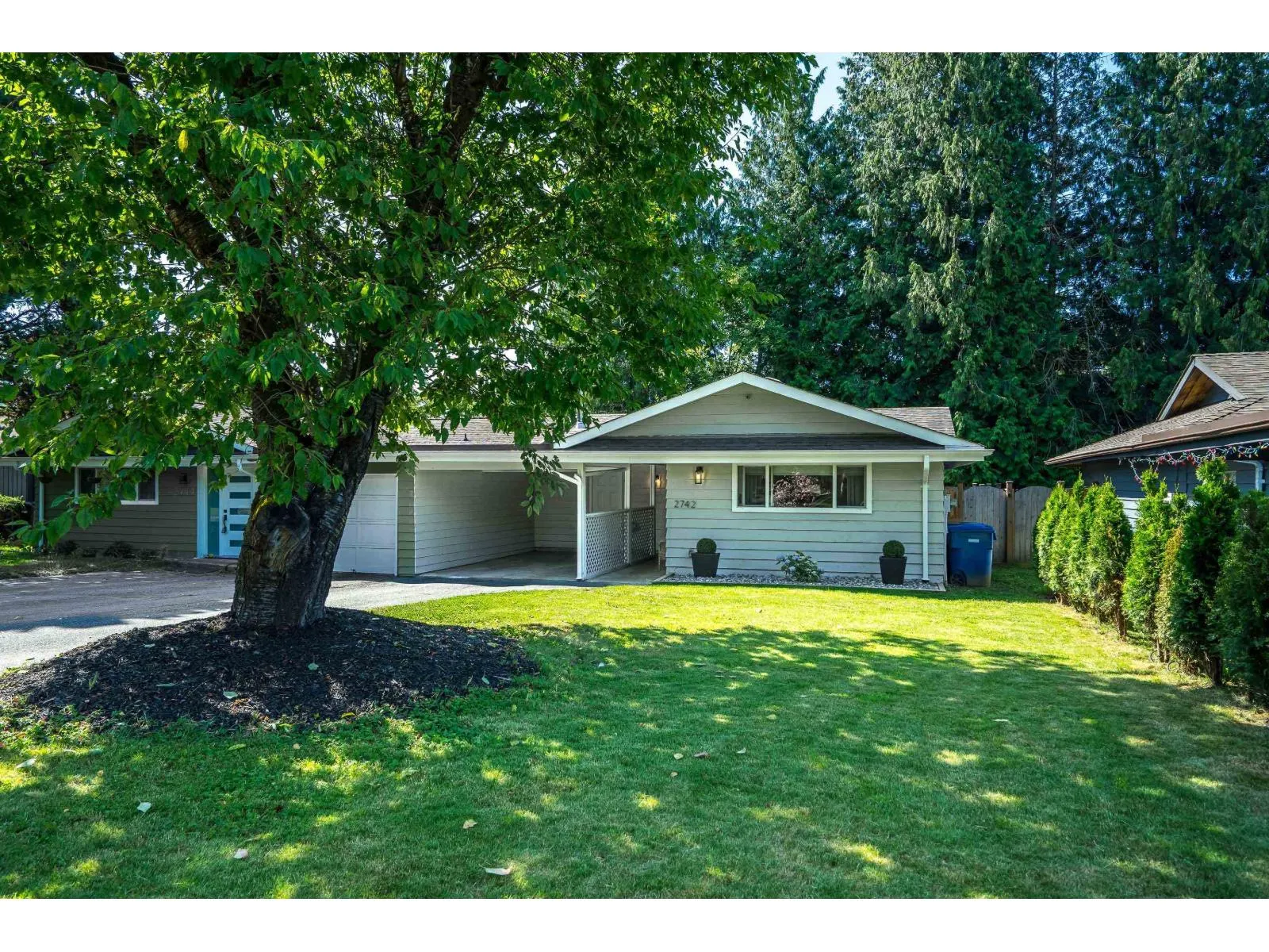 2742 SANDON DRIVE