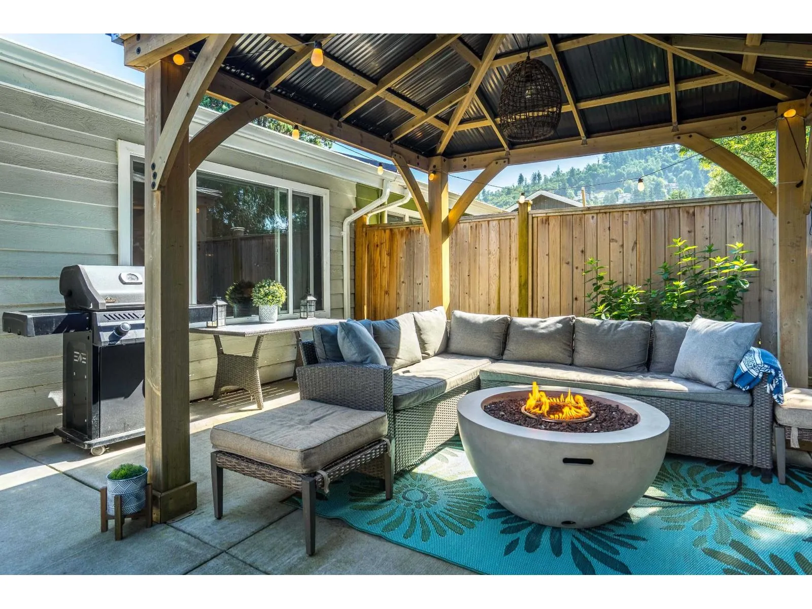 2742 SANDON DRIVE
