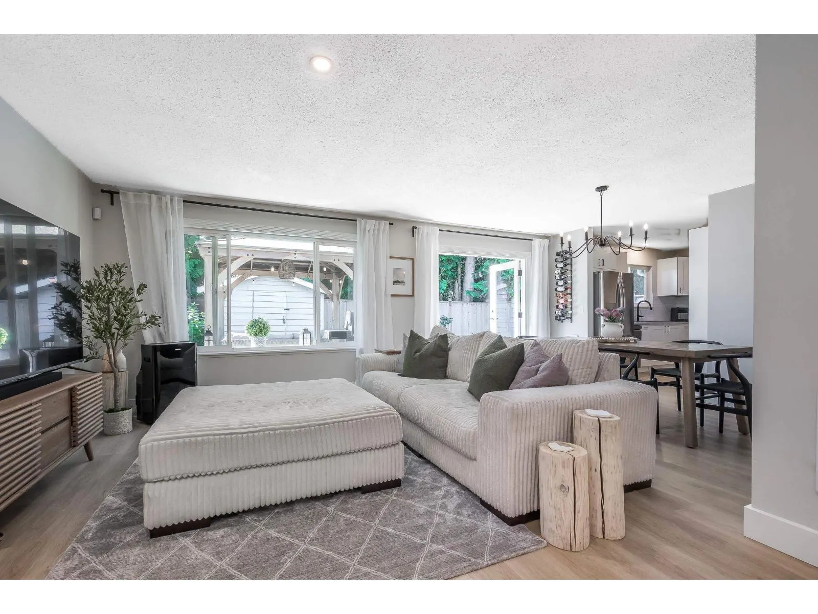 2742 SANDON DRIVE