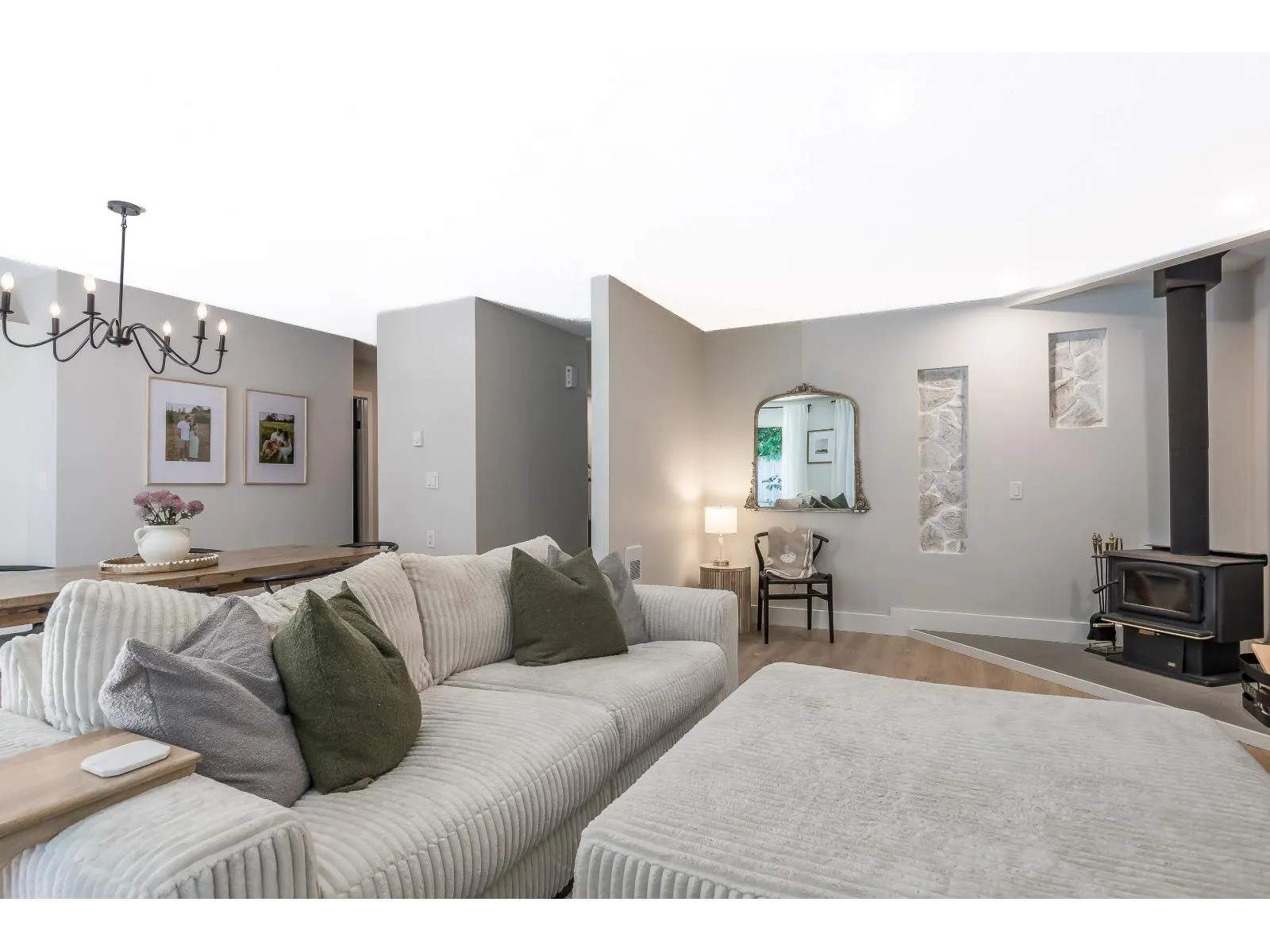 2742 SANDON DRIVE