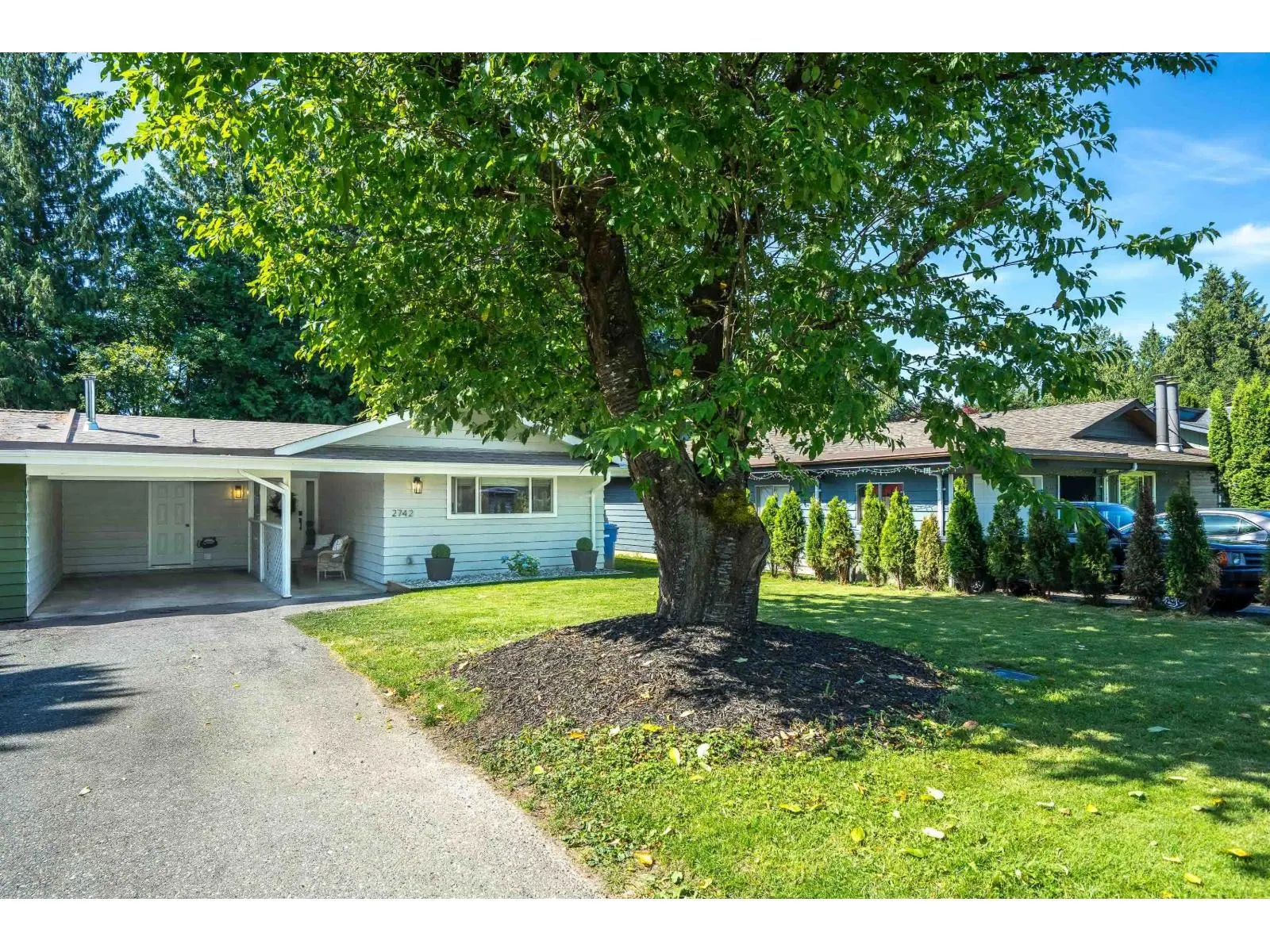 2742 SANDON DRIVE
