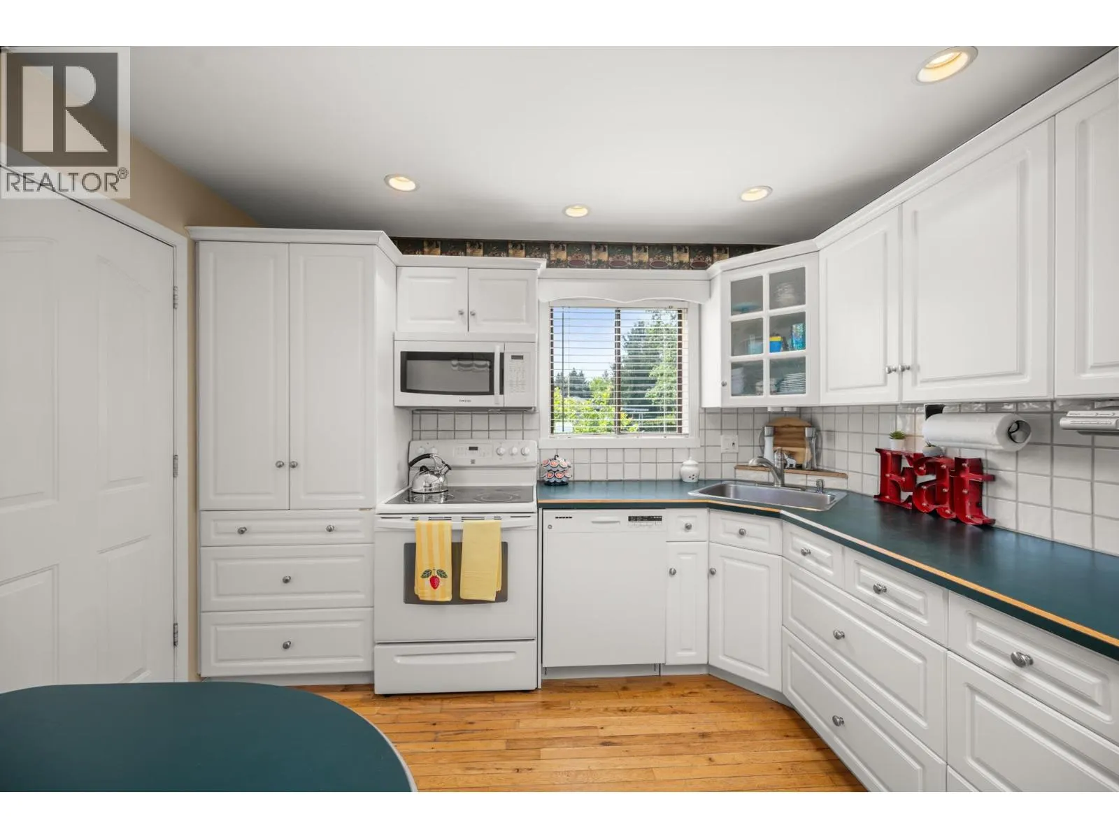 22101 CANUCK PLACE