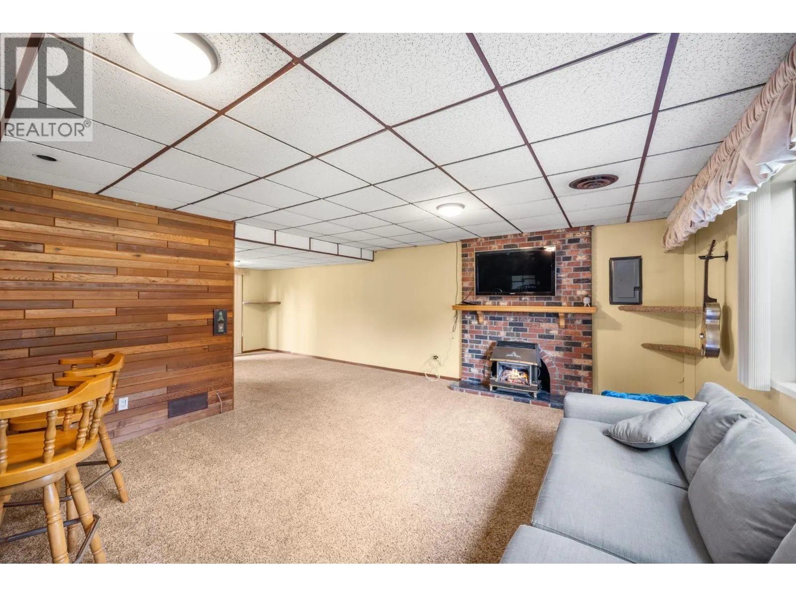 22101 CANUCK PLACE