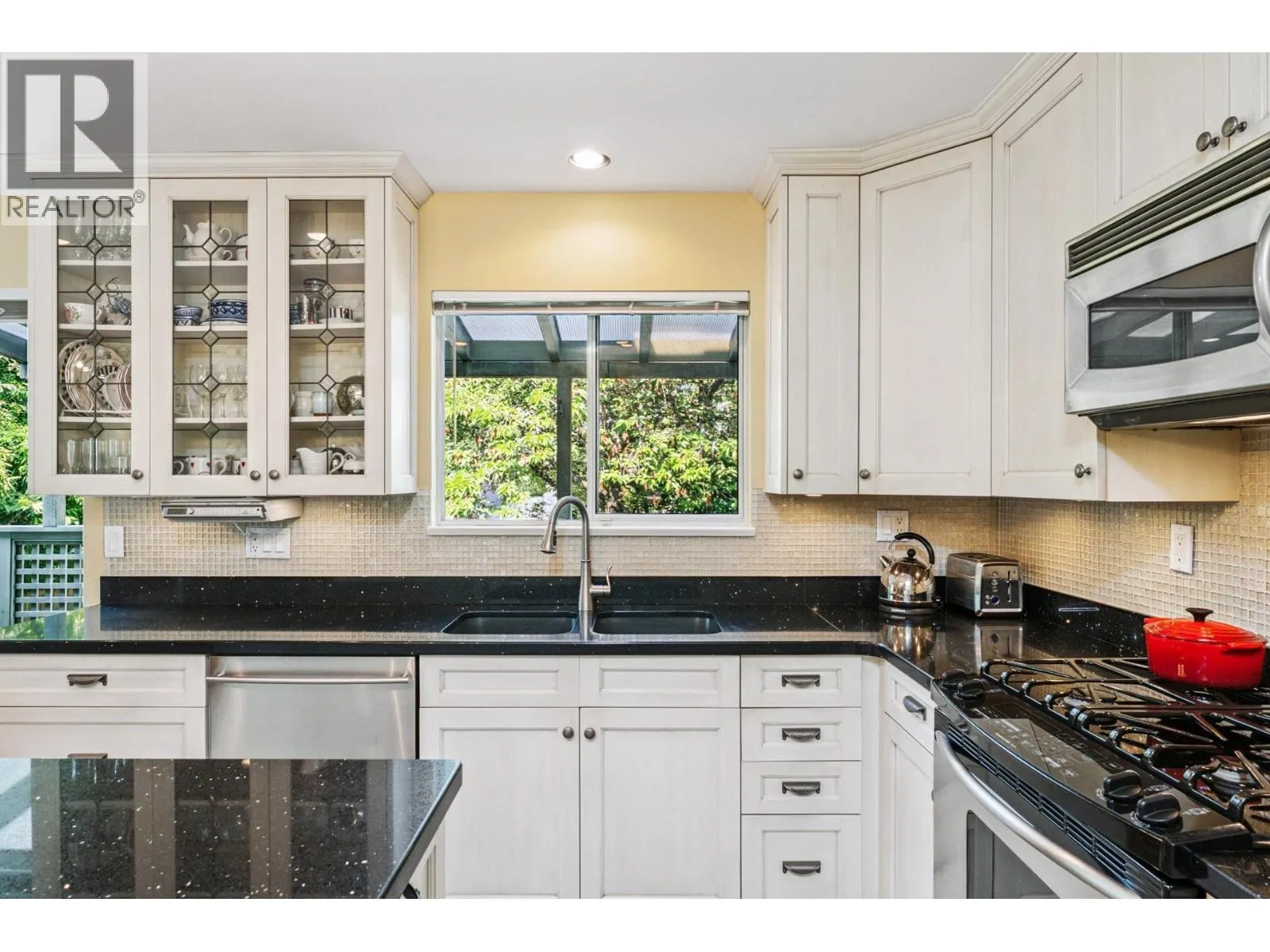 308 W 15TH STREET