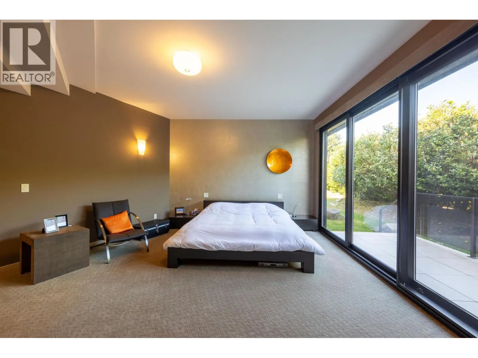 1109 HILLSIDE ROAD