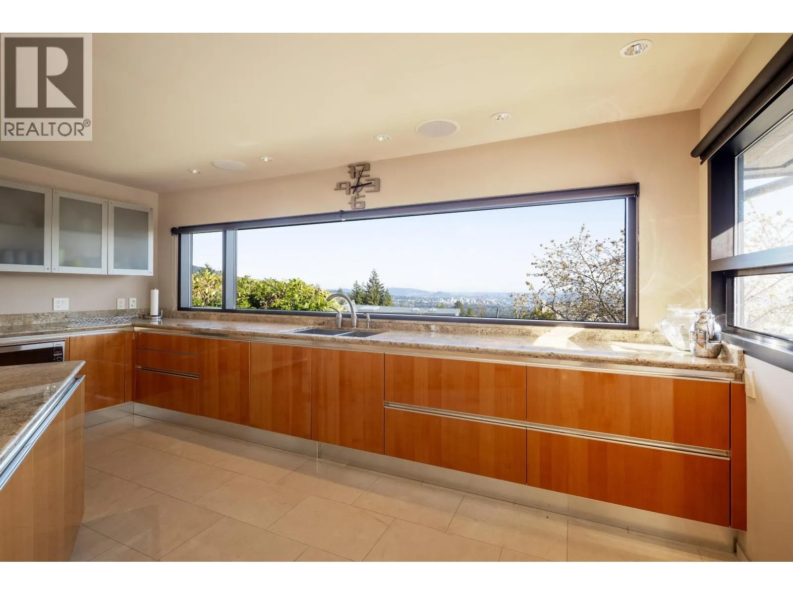1109 HILLSIDE ROAD