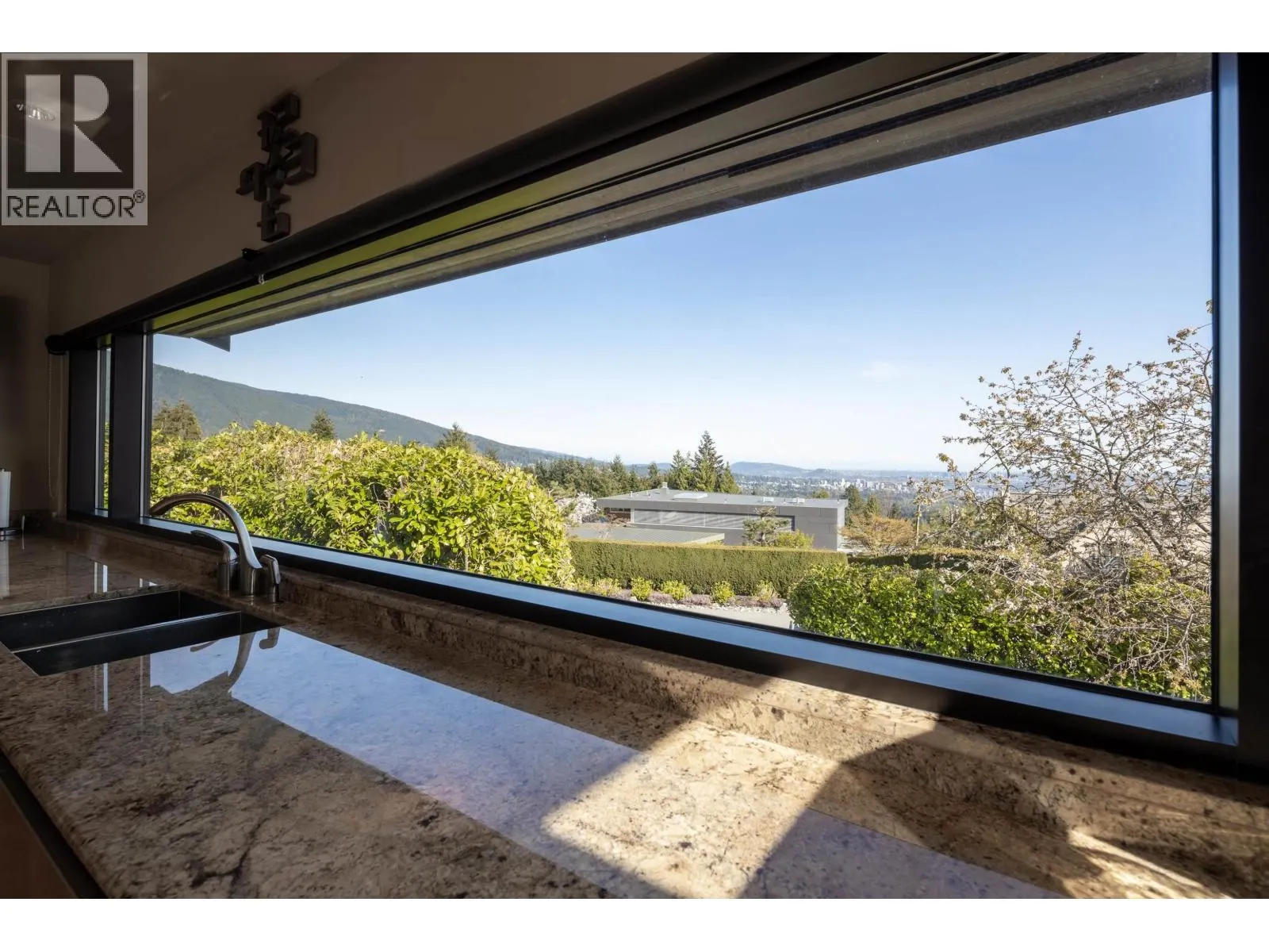 1109 HILLSIDE ROAD