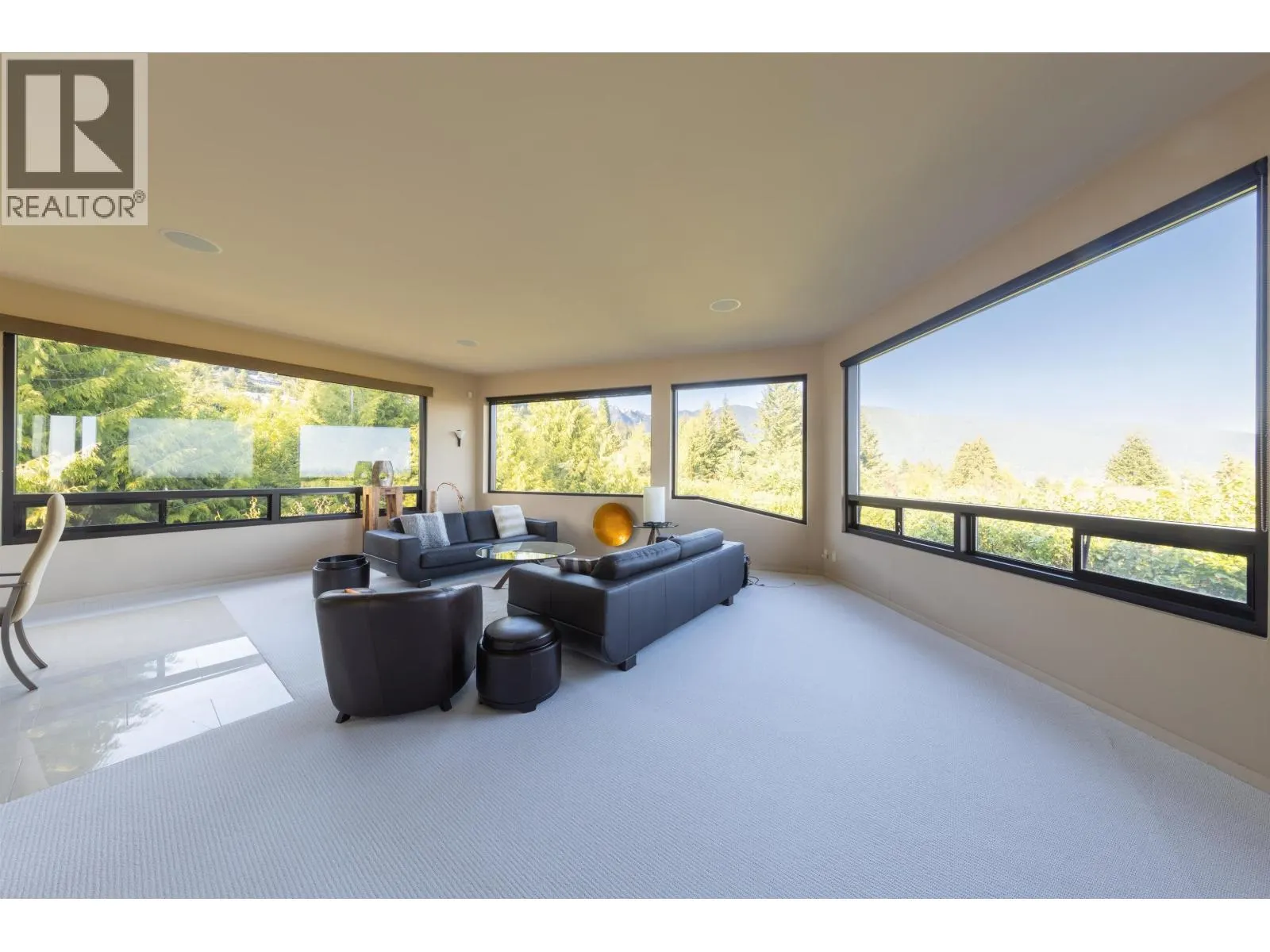 1109 HILLSIDE ROAD