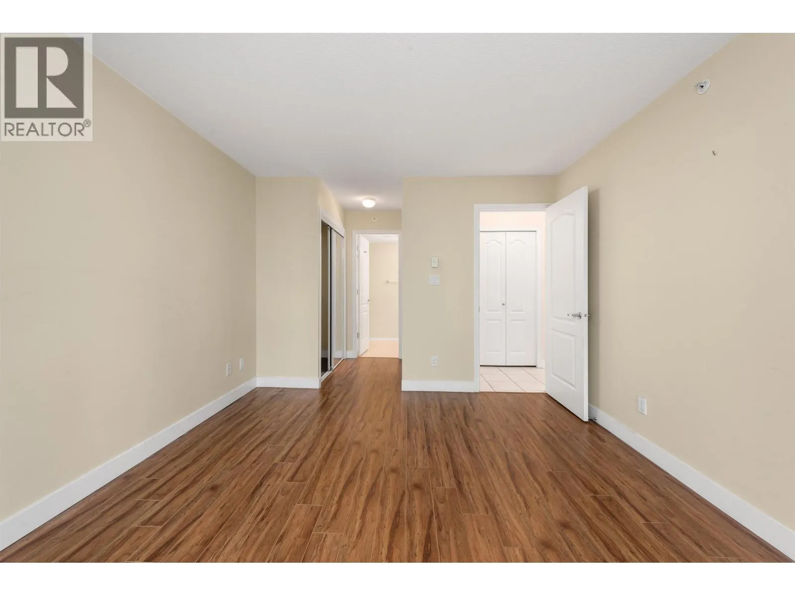 306 6622 SOUTHOAKS CRESCENT