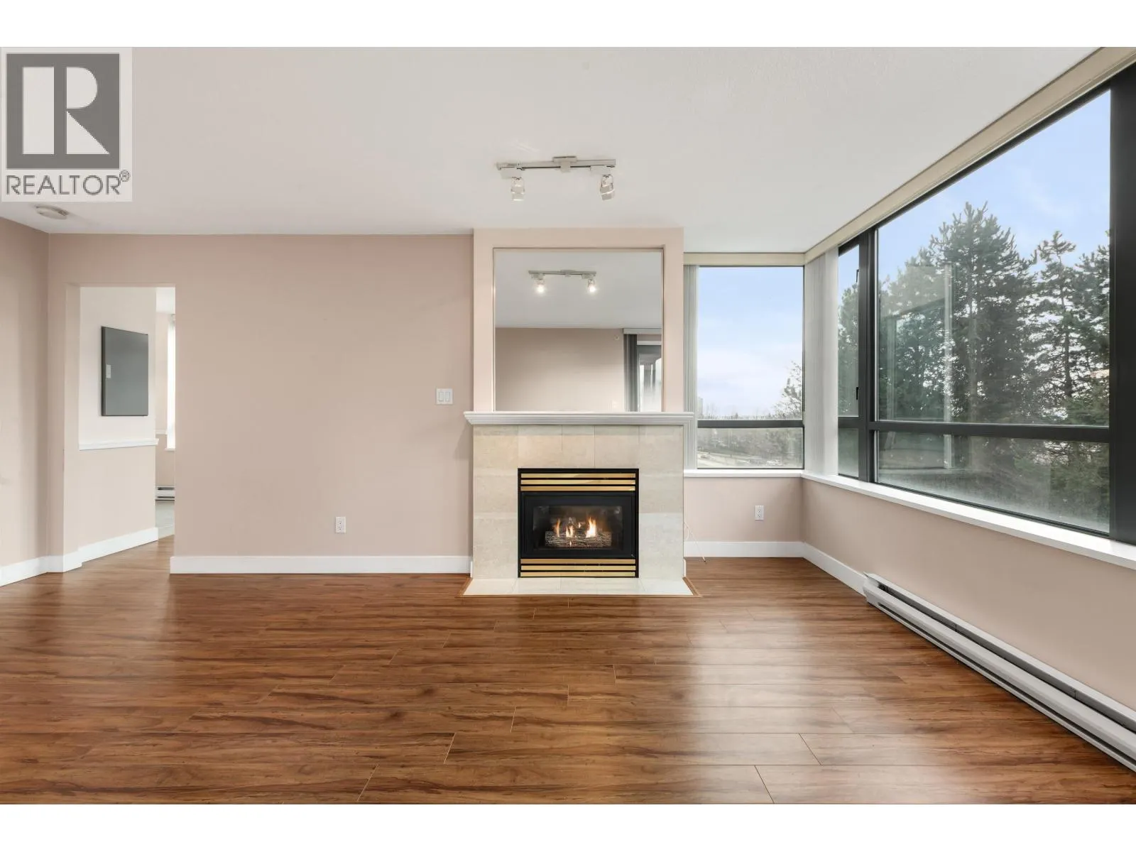 306 6622 SOUTHOAKS CRESCENT