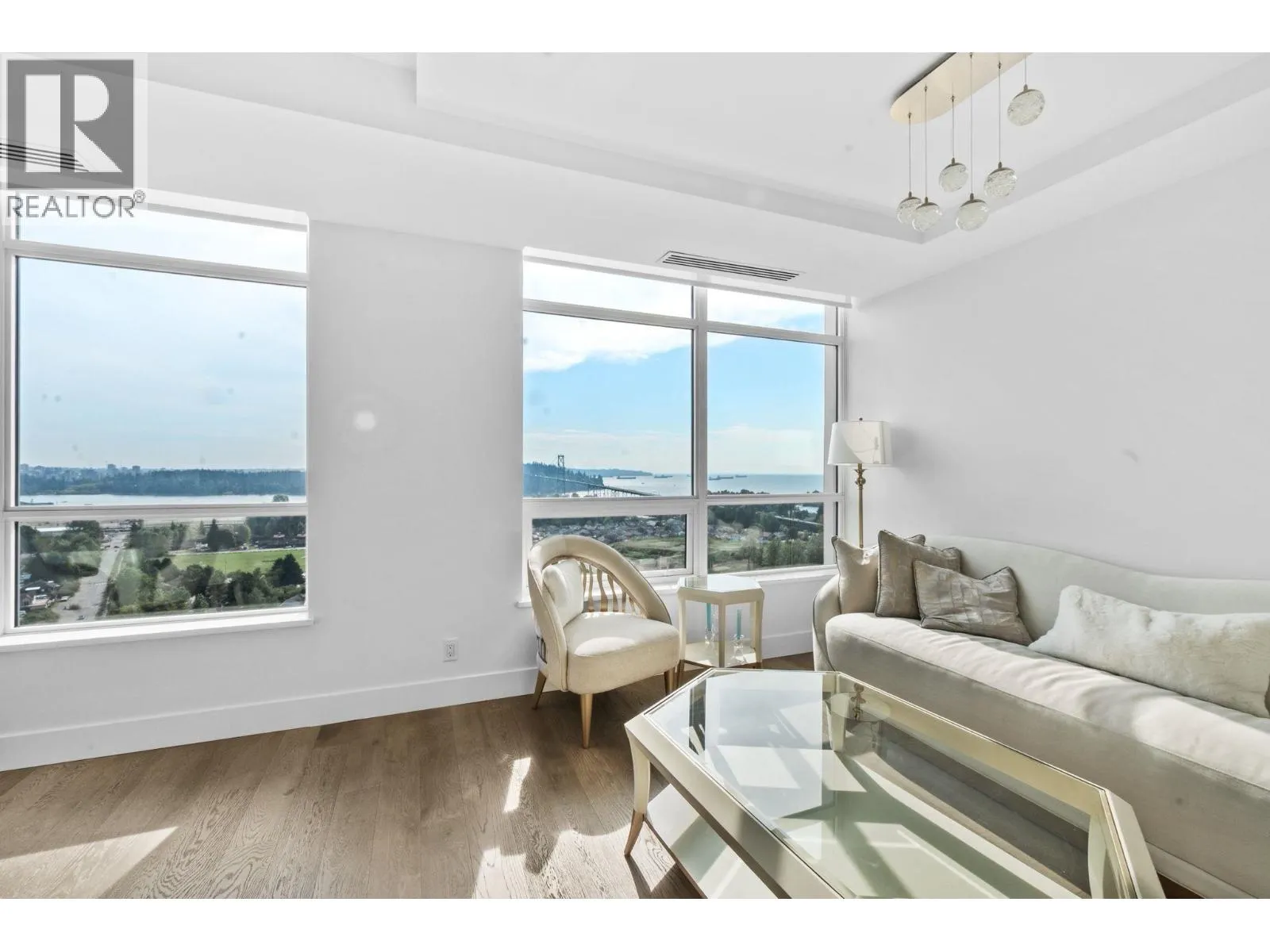 2201 1632 LIONS GATE LANE
