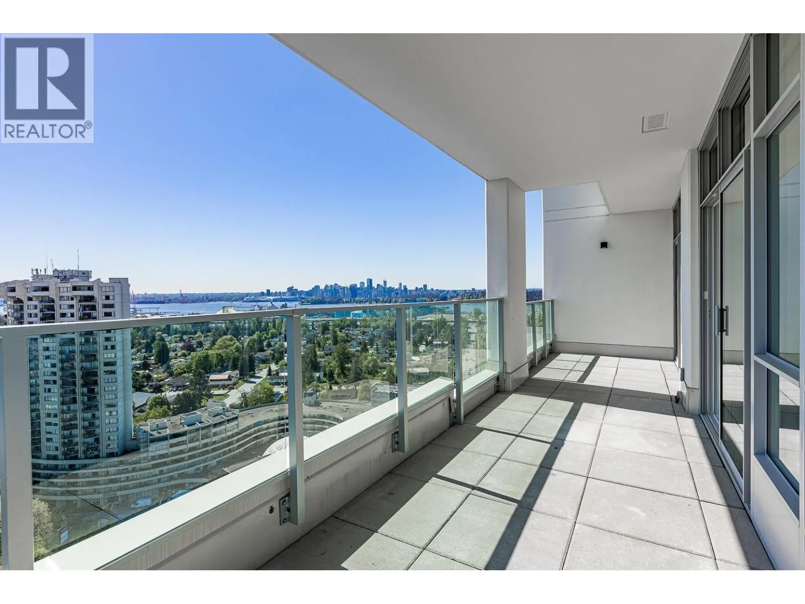 2201 1632 LIONS GATE LANE
