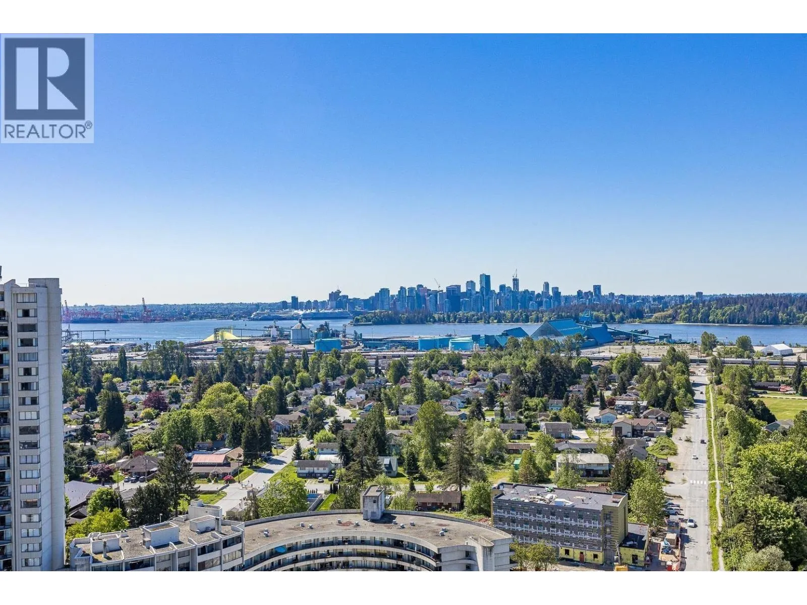 2201 1632 LIONS GATE LANE
