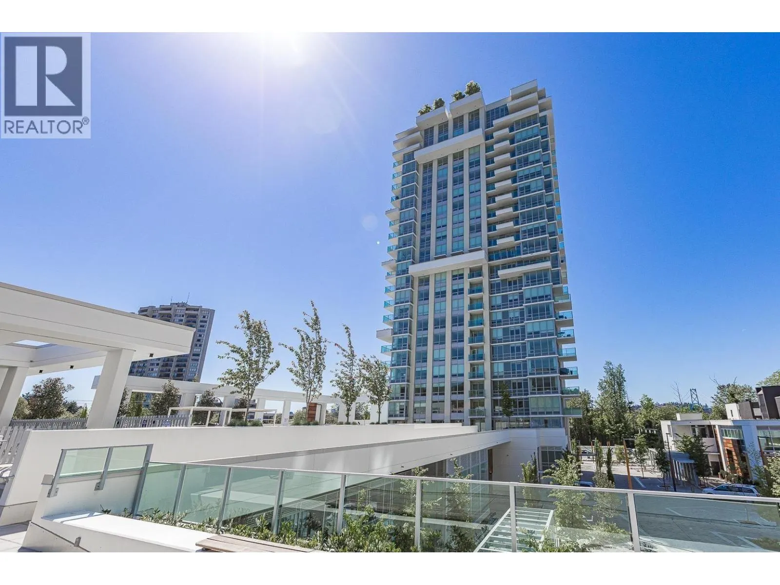 2201 1632 LIONS GATE LANE