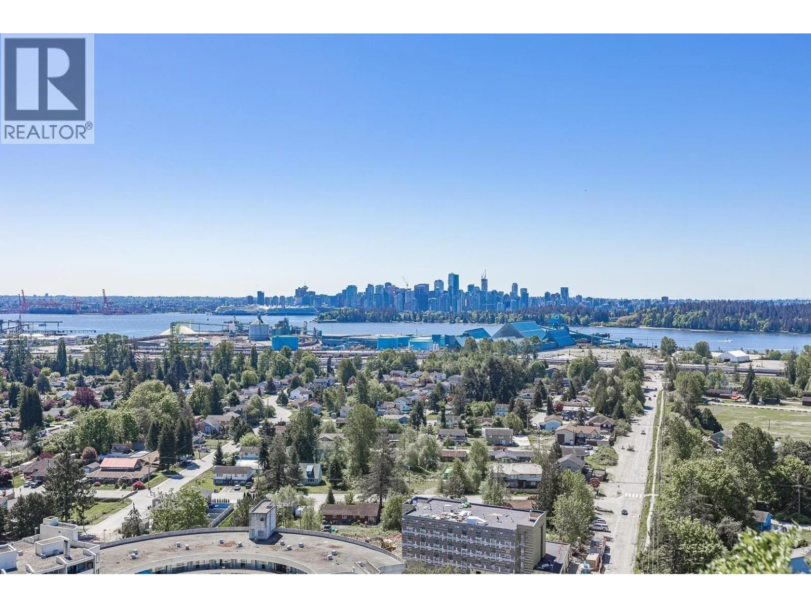 2201 1632 LIONS GATE LANE