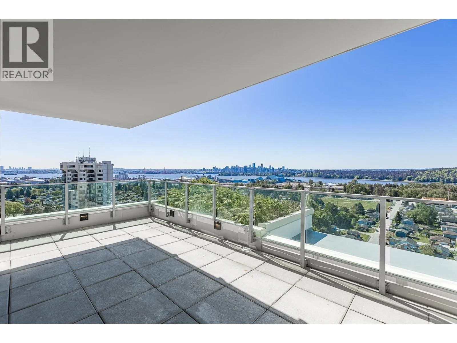 2201 1632 LIONS GATE LANE