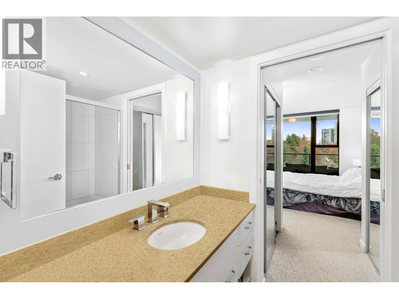 602 683 W VICTORIA PARK