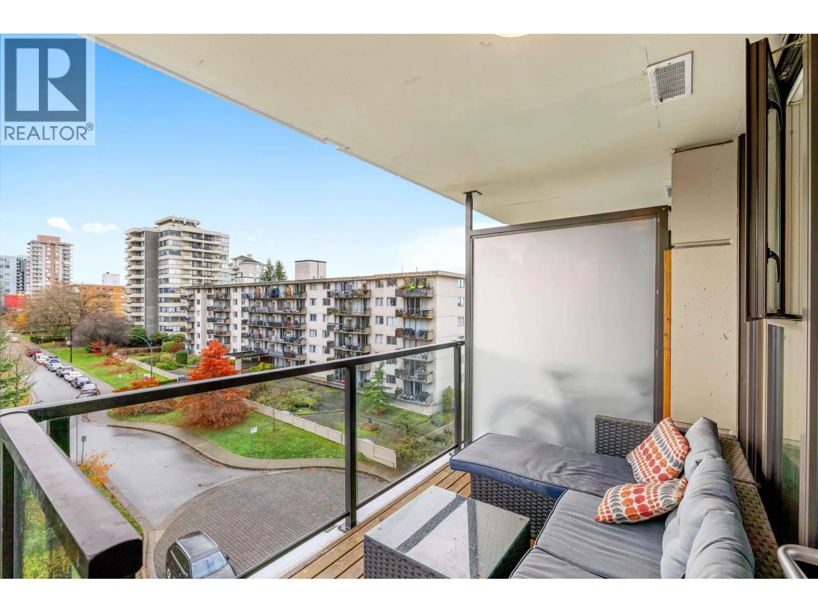 602 683 W VICTORIA PARK