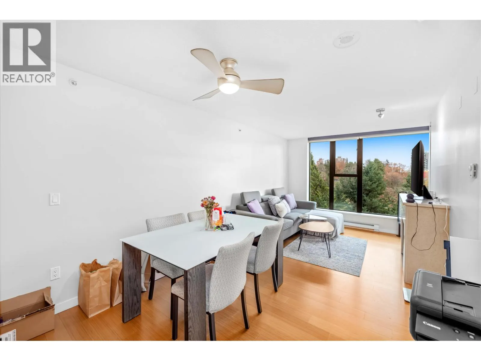 602 683 W VICTORIA PARK