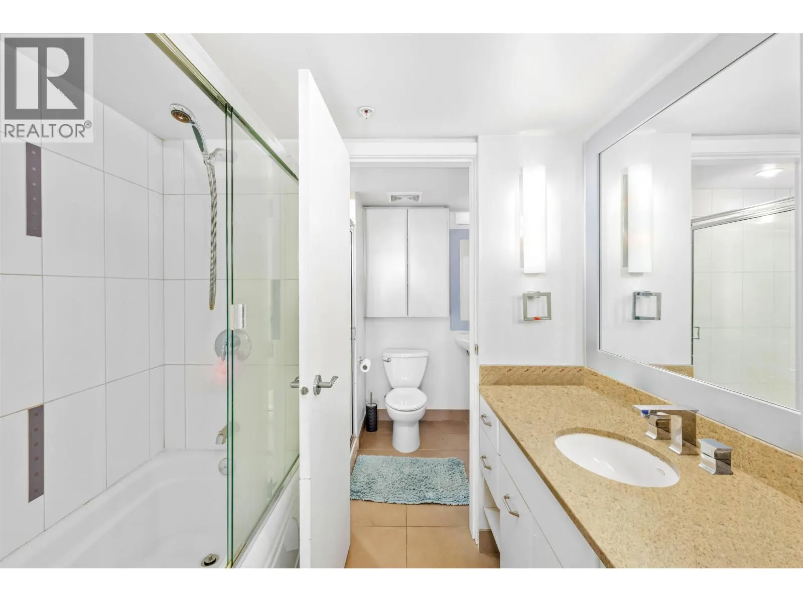 602 683 W VICTORIA PARK