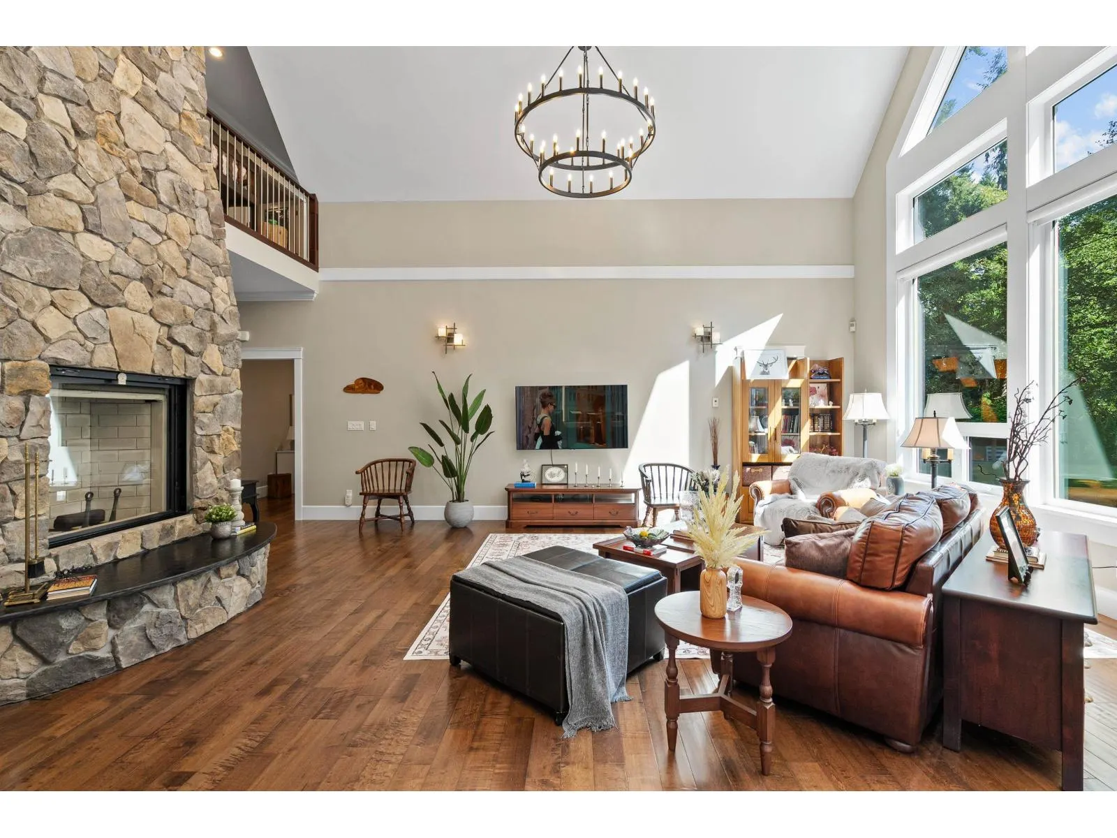 2732 NORTHCREST DRIVE