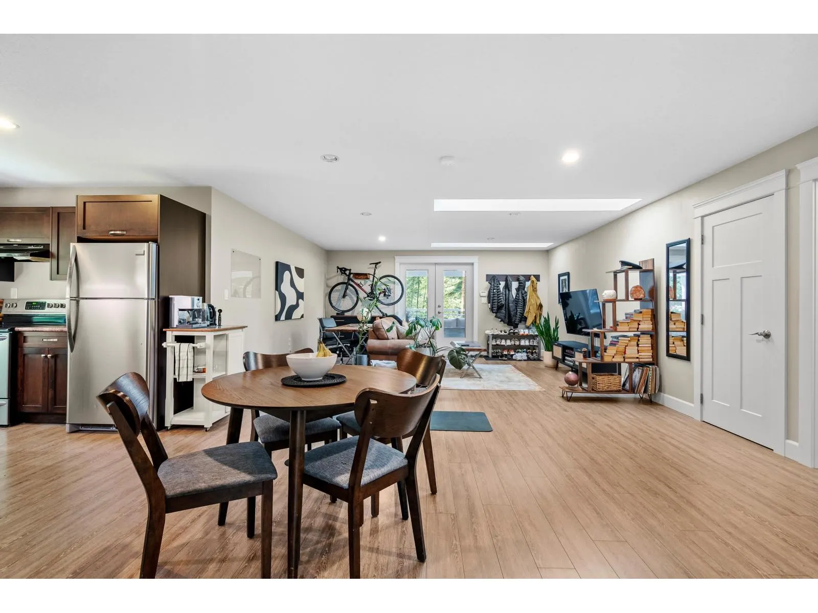 2732 NORTHCREST DRIVE
