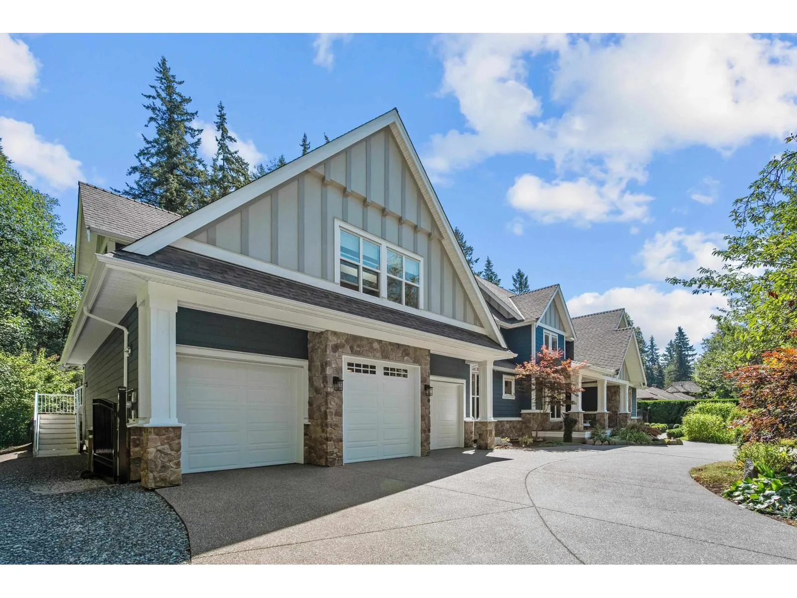 2732 NORTHCREST DRIVE