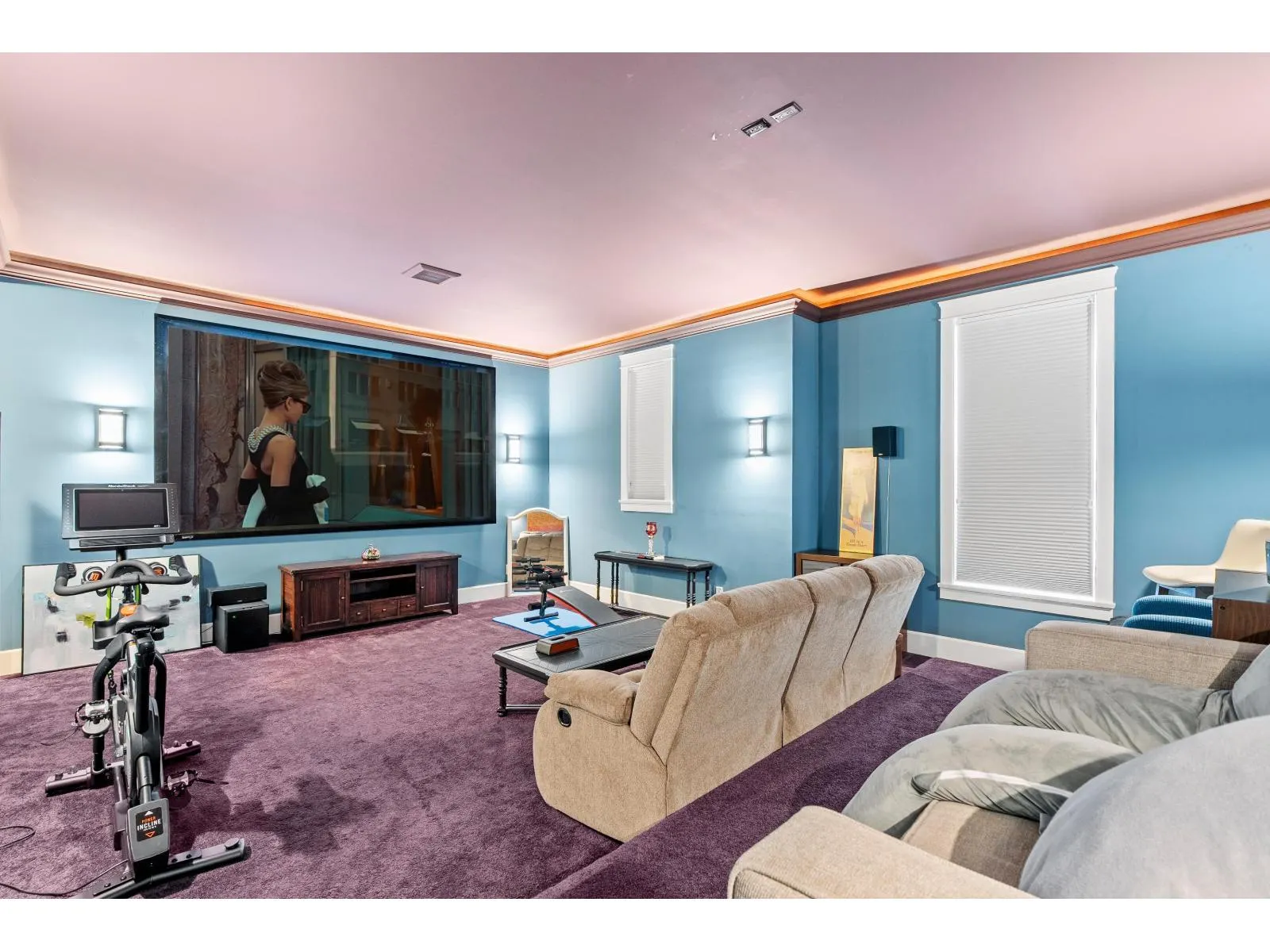 2732 NORTHCREST DRIVE