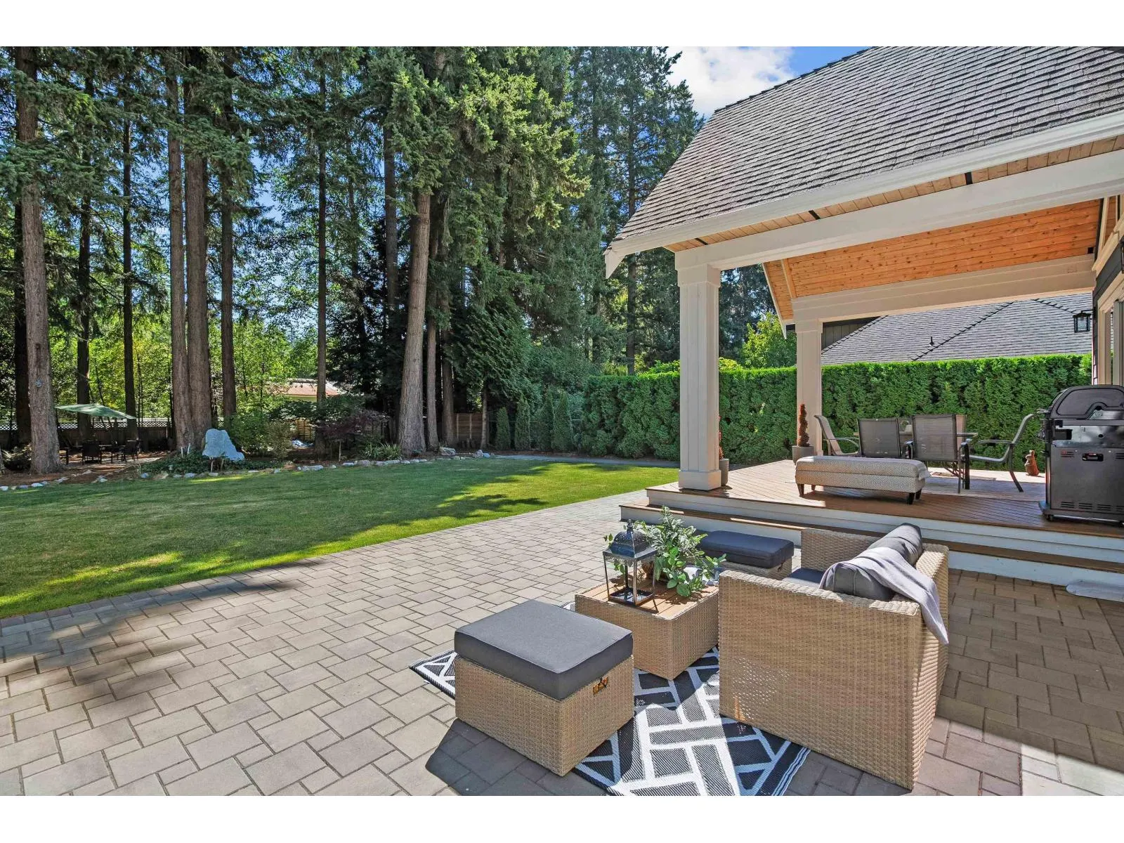2732 NORTHCREST DRIVE